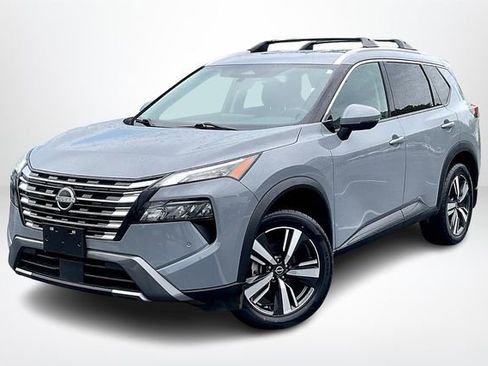 Used 2024 Nissan Rogue SL image 2