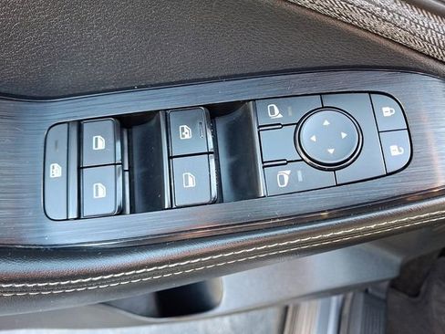 Used 2023 Nissan Rogue SV image 26