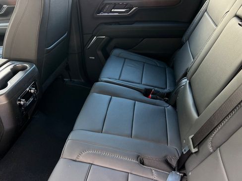 New 2026 GMC Yukon XL Denali AWD/4WD image 10