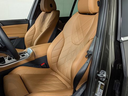 Certified 2024 BMW X5 xDrive40i w/ Premium Package image 19