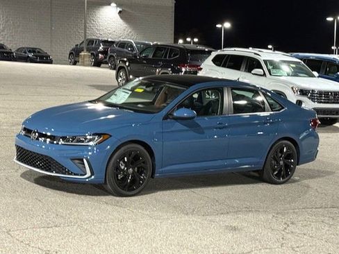 New 2026 Volkswagen Jetta SE image 9