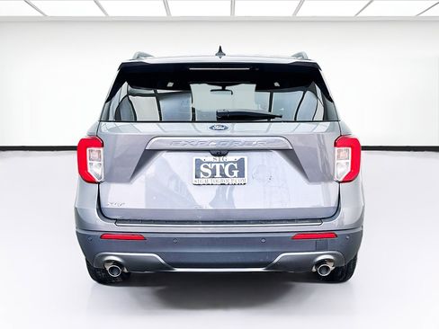 Used 2023 Ford Explorer XLT w/ Equipment Group 202A image 5