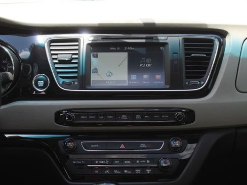 Used 2016 Kia Sedona SX Limited FWD image 19