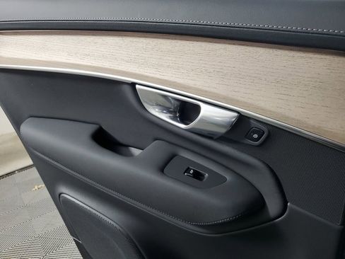 Used 2025 Volvo XC90 B6 Plus image 20