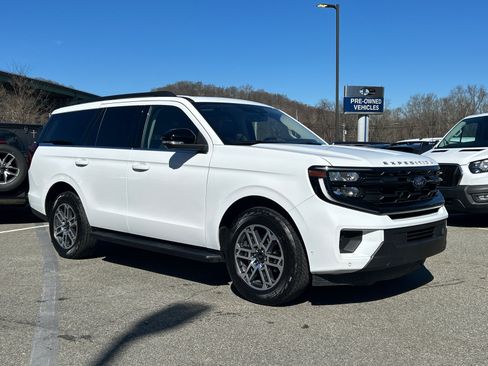 Used 2025 Ford Expedition Active image 1