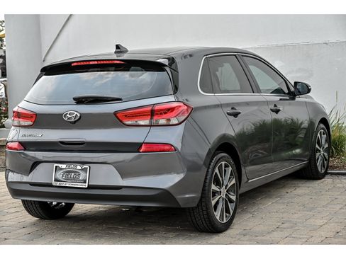 Used 2018 Hyundai Elantra GT w/ Tech Package 03 FWD image 13