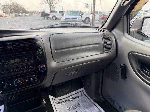 Used 2011 Ford Ranger XL AWD/4WD image 22