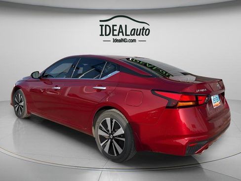 Used 2019 Nissan Altima 2.5 SV image 3