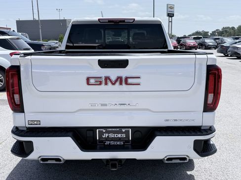 Used 2025 GMC Sierra 1500 Denali w/ Denali Reserve Package AWD/4WD image 8