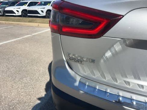 Used 2022 Nissan Rogue Sport SL image 9