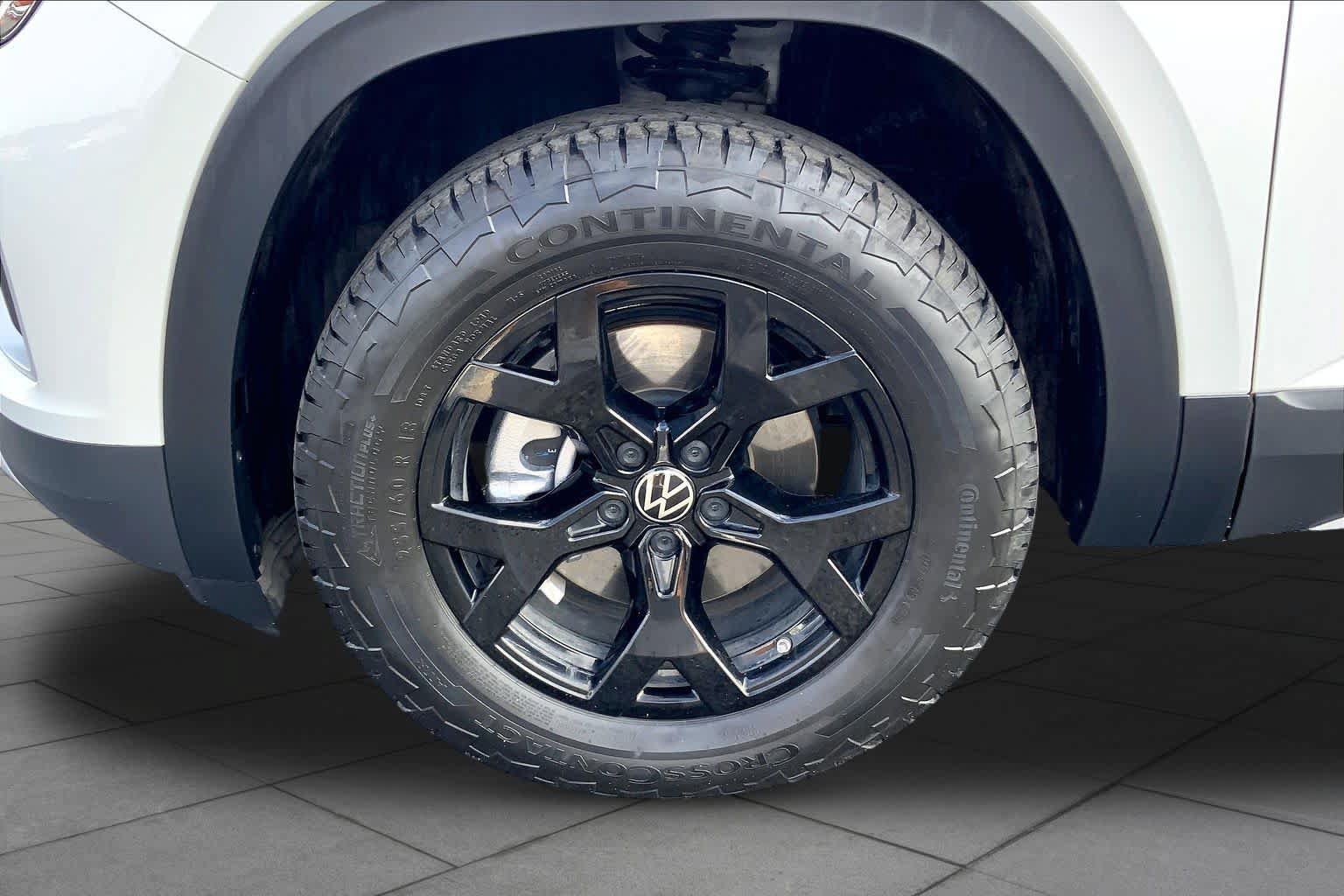 Used 2026 Volkswagen Atlas Peak Edition AWD/4WD image 11