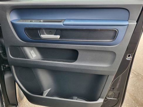 New 2025 Volkswagen ID. Buzz Pro S RWD image 25