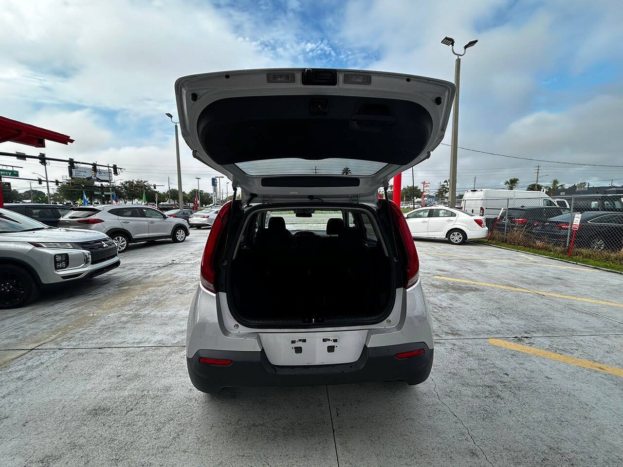 Used 2020 Kia Soul LX FWD image 10