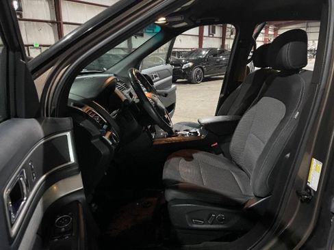Used 2016 Ford Explorer XLT image 16