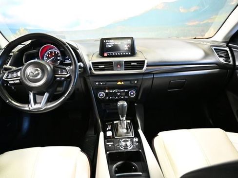 Used 2018 MAZDA MAZDA3 Grand Touring w/ Premium Equipment Package image 45