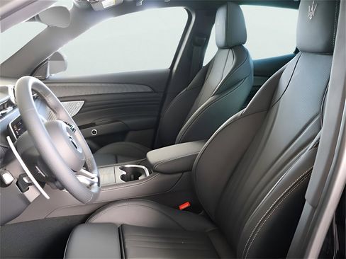 New 2025 Maserati Grecale Modena image 41