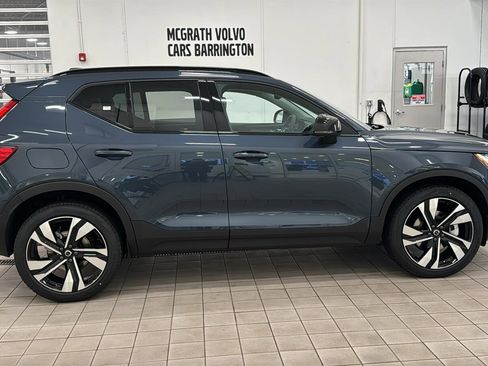 New 2026 Volvo XC40 B5 Plus w/ Climate Package image 4