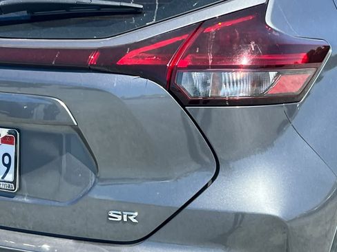 Used 2021 Nissan Kicks SR w/ Interior Electronics Package FWD image 13