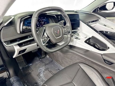 Used 2024 Chevrolet Corvette Stingray Premium Cpe w/ Z51 Performance Package image 9