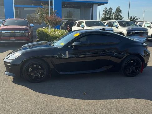 Used 2023 Toyota GR86 image 3