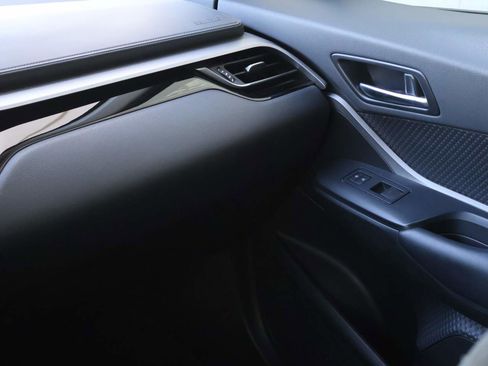 Used 2020 Toyota C-HR LE image 17