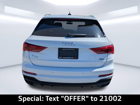Used 2025 Audi Q3 2.0T Premium w/ Convenience Package image 3