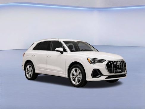 Used 2021 Audi Q3 2.0T Premium w/ Convenience Package AWD/4WD image 1