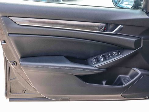 Used 2018 Honda Accord Sport image 23