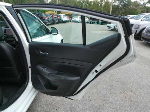Used 2019 Nissan Altima 2.5 Platinum FWD image 29