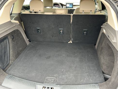 Used 2022 Lincoln Corsair AWD w/ Equipment Group 101A image 18