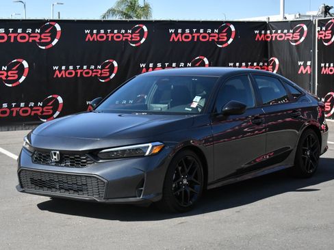 Used 2025 Honda Civic Sport image 3