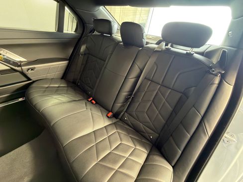 Certified 2023 BMW 740i w/ Parking Assistance Package image 26