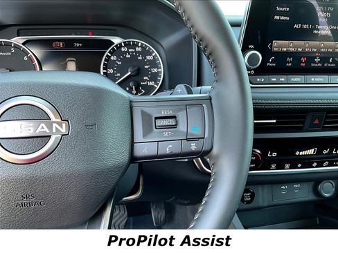 Certified 2026 Nissan Rogue SV AWD/4WD image 12