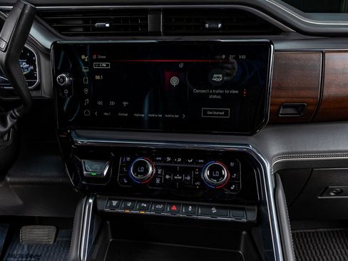 Used 2024 GMC Sierra 2500 Denali Ultimate image 21