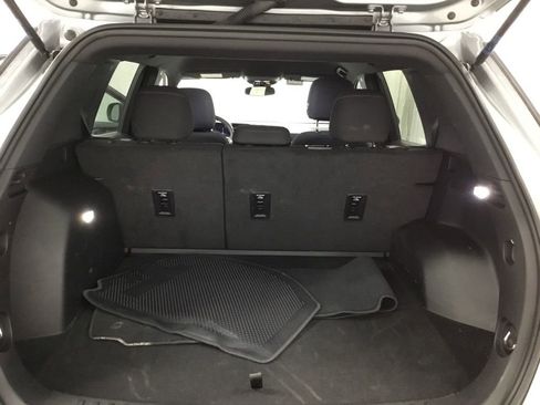 Used 2025 Chevrolet Equinox LT AWD/4WD image 28
