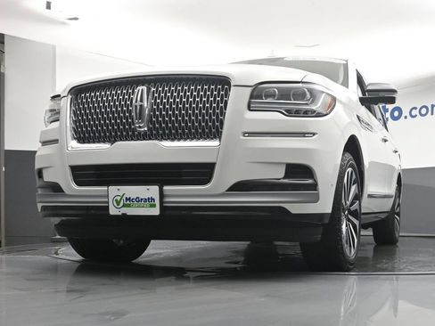 Used 2023 Lincoln Navigator Reserve AWD/4WD image 7