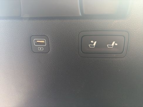 Used 2020 Hyundai Palisade Limited FWD image 15