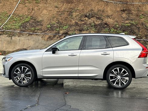 Certified 2025 Volvo XC60 B5 Plus image 8