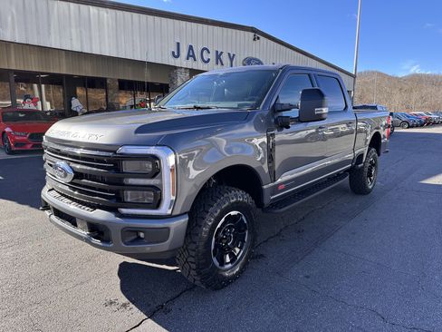 Used 2025 Ford F250 Platinum w/ Tremor Off-Road Package image 2