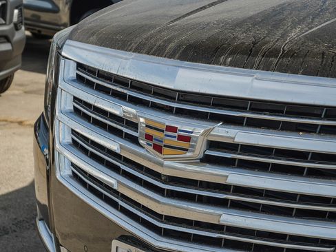 Used 2019 Cadillac Escalade ESV Platinum AWD/4WD image 9