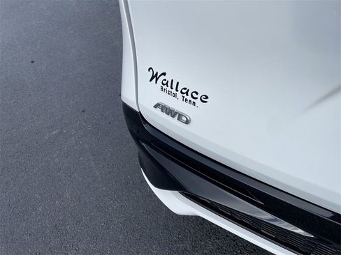 Used 2022 Toyota Sienna XSE image 7