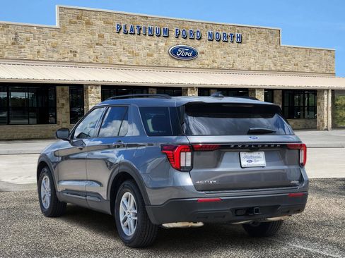 New 2026 Ford Explorer Active RWD image 4