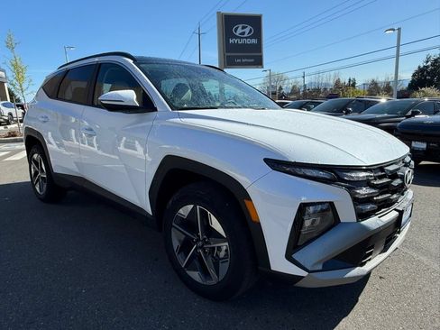 Certified 2025 Hyundai Tucson SEL AWD/4WD image 6