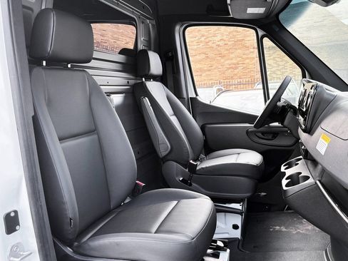 Used 2026 Mercedes-Benz Sprinter 2500 image 21