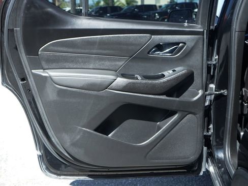 Used 2023 Chevrolet Traverse LT FWD image 33