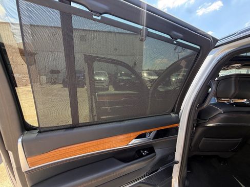 Used 2024 Jeep Grand Wagoneer L Series III AWD/4WD image 26
