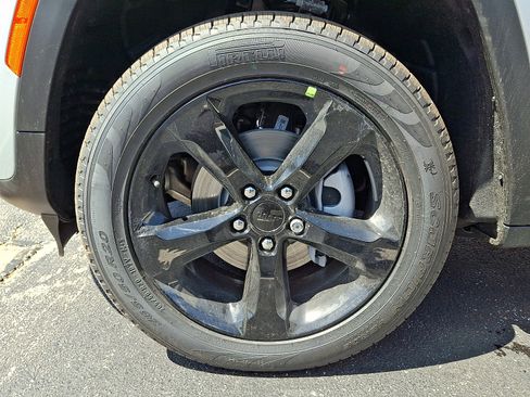 New 2026 Jeep Grand Cherokee Limited image 5