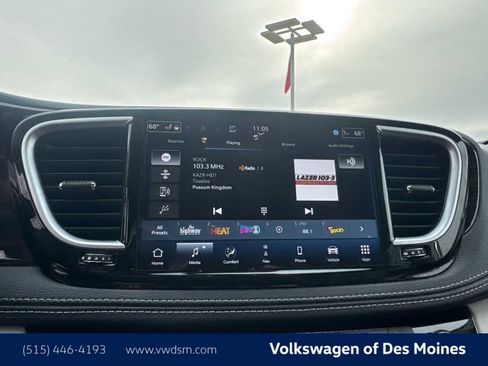 Used 2024 Chrysler Pacifica Limited image 18