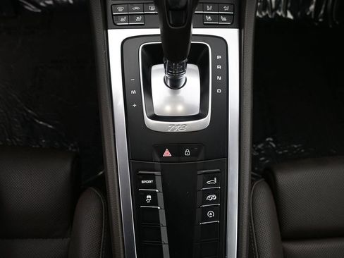 Used 2021 Porsche 718 Cayman RWD image 19