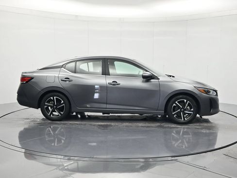 Used 2024 Nissan Sentra SV FWD image 4